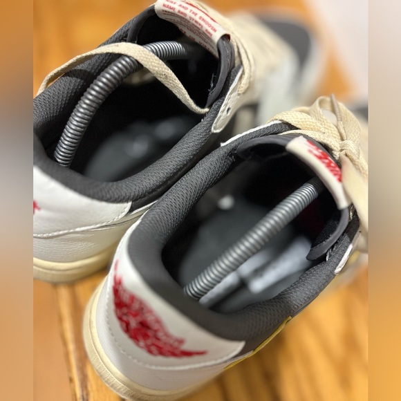 Nike Men's Black and Cream Sneakers - Picture 9 of 14